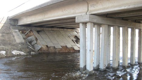В Тверской области из-за паводка может произойти обрушение моста через реку Дойбица