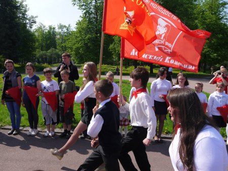 19 мая состоялась поездка тверских комсомольцев и пионеров в Великий Новгород.