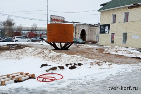 Бологовские коммунисты совместно с ветеранами добиваются установки в городе достойного памятника героям Великой Отечественной войны