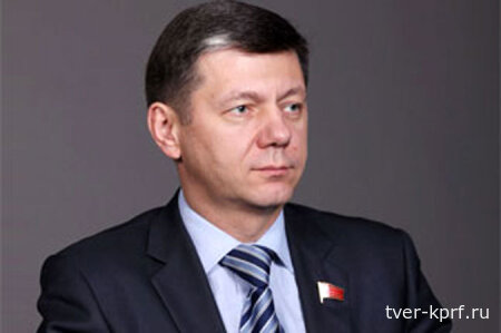 Дмитрий Новиков на Первом канале выразил неприятие практики драпировки Мавзолея Ленина в преддверии Дня Победы