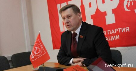 "Удар в спину России". Анатолий Локоть потребовал признать антисоветизм экстремизмом