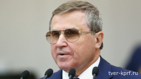 Олег Смолин (КПРФ): Либо мы значительно повышаем статус учителя, либо ни о каких экономических прорывах не стоит и мечтать