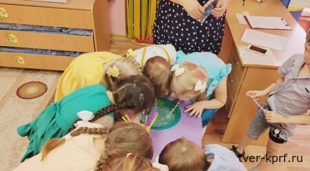 Забота о малышах или рабство за гроши: почему государство не ценит труд воспитателя?