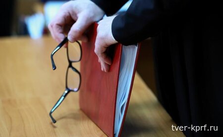 Зачем из школы устраивать «штрафбат»? Дурацкие запреты, вводимые чиновниками — удар и по патриотизму, и по государству в целом, - считают в КПРФ
