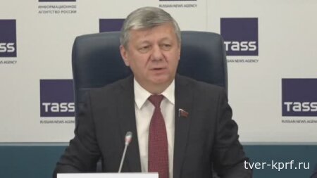 Дмитрий Новиков: Система ЖКХ движется к коллапсу, а олигархи считают дивиденды